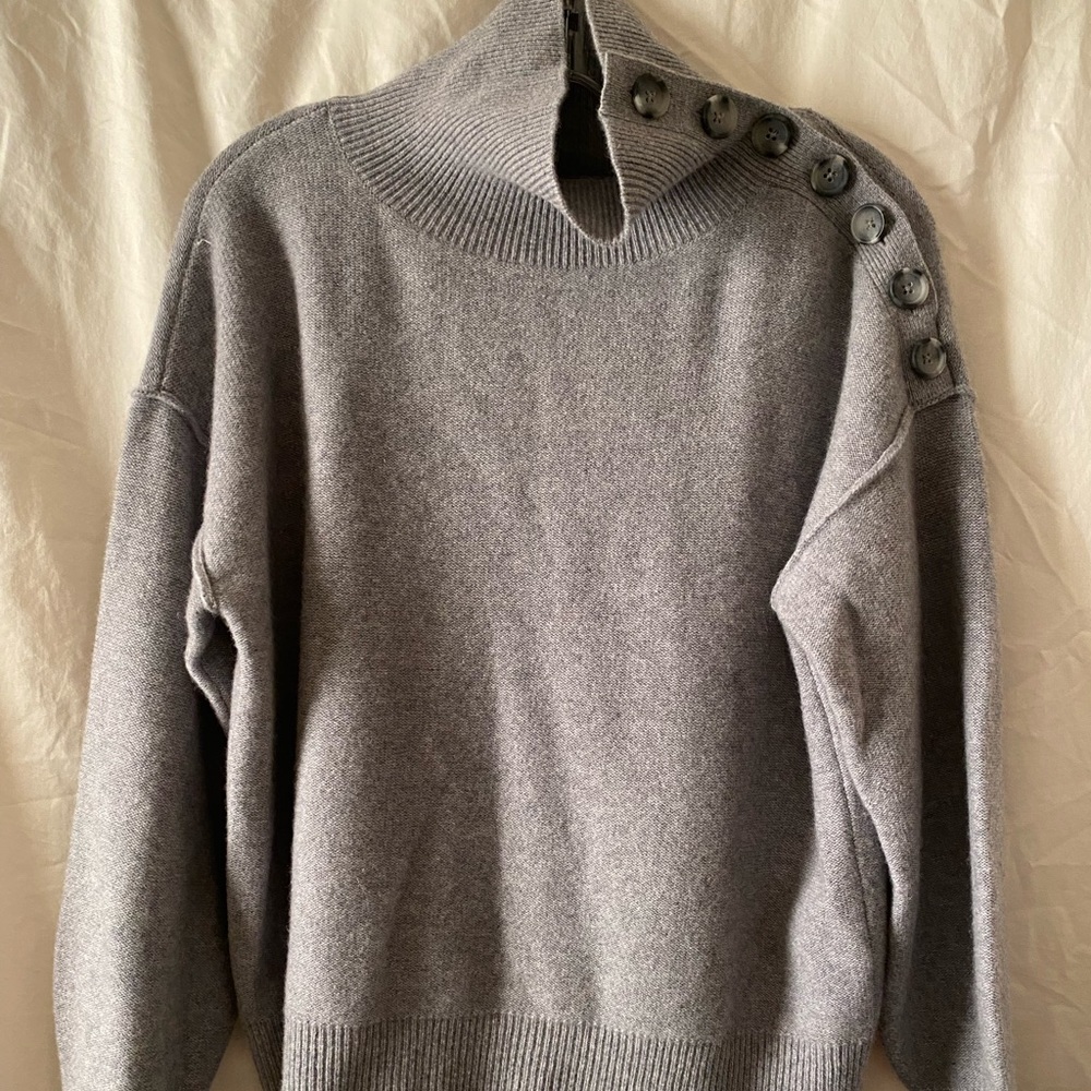 Club Monaco Cashmere Turtleneck Sweater. Size M.